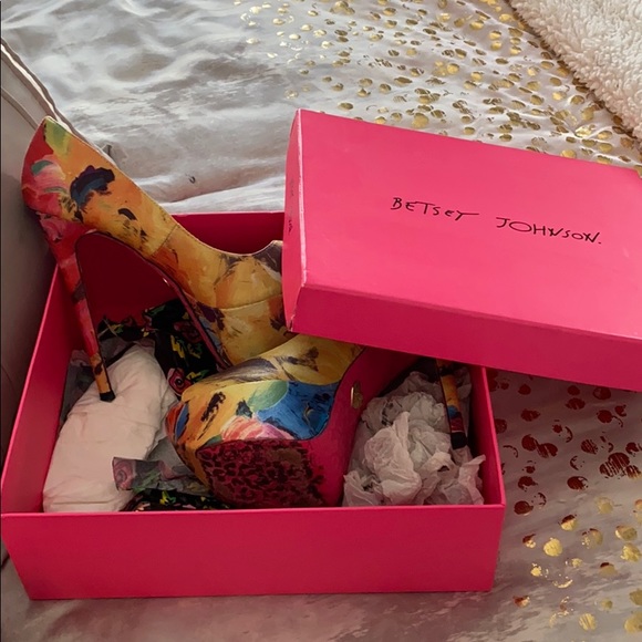 Shoes - Picture 2 of 2